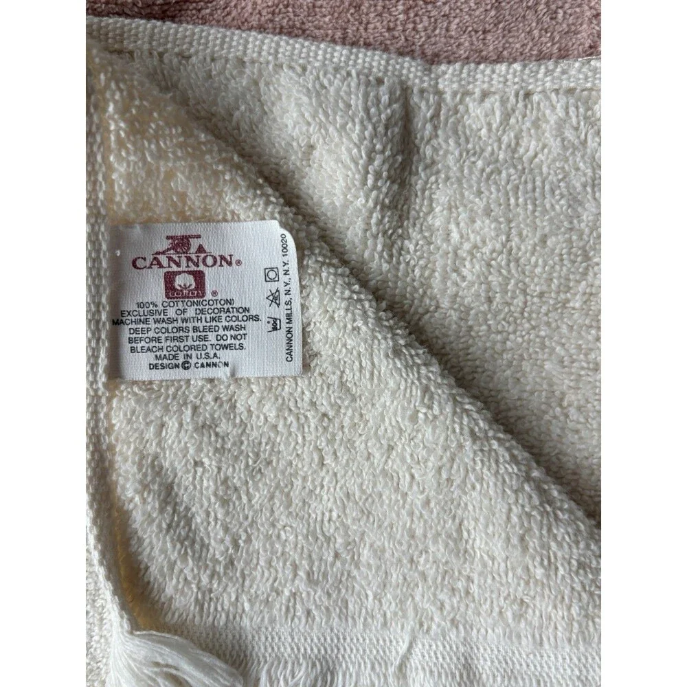 VTG Decorative Cottagecore Bath Towels Mismatch Pair Peach Cream Ruffle Fluffy